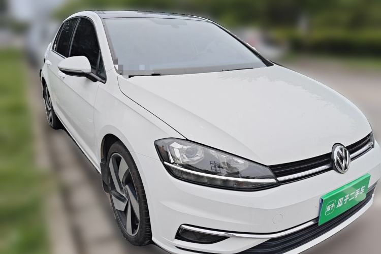 Used Volkswagen Golf 2020 Zhiai Edition 280TSI DSG Luxury Model Front Right 45 Deg