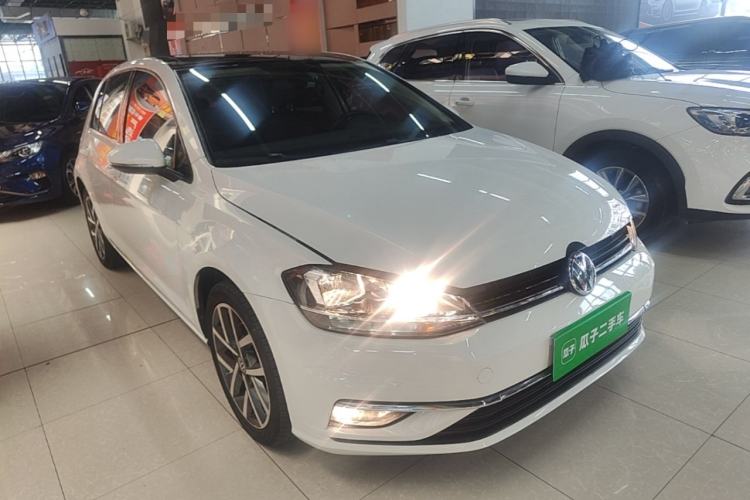Used Volkswagen Golf 2020 Zhiai Edition 280TSI DSG Luxury Model Front Right 45 Deg