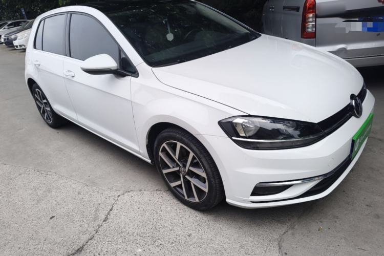 Used Volkswagen Golf 2020 Zhiai Edition 280TSI DSG Comfort Model Front Right 45 Deg