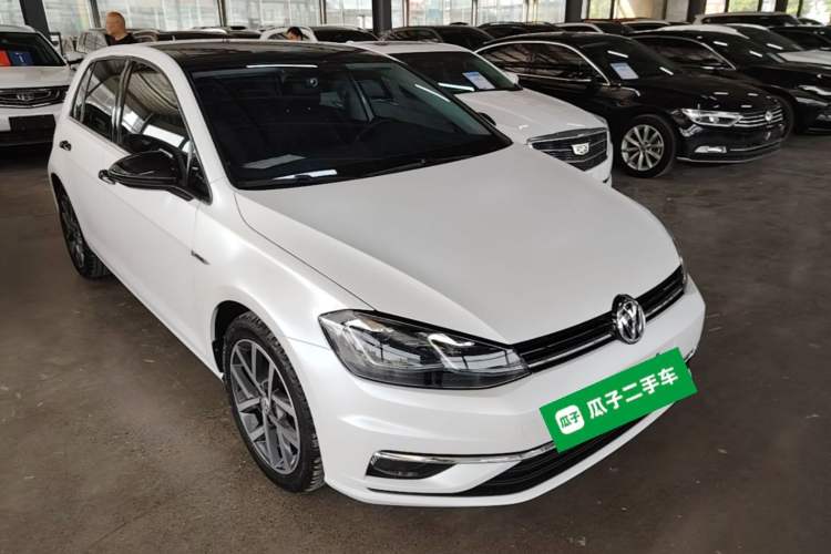 Used Volkswagen Golf 2020 Zhiai Edition 280TSI DSG Luxury Model Front Right 45 Deg