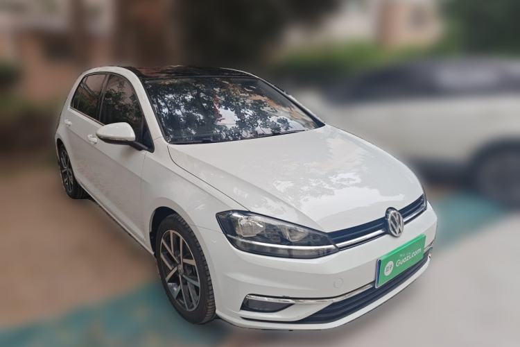 Used Volkswagen Golf 2020 280TSI DSG Comfort Version Front Right 45 Deg