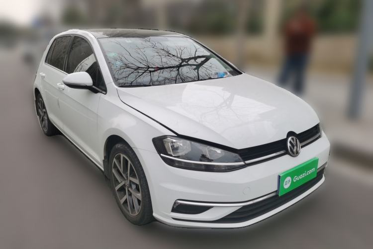 Used Volkswagen Golf 2020 200TSI DSG Comfortable and Ambitious Edition Front Right 45 Deg