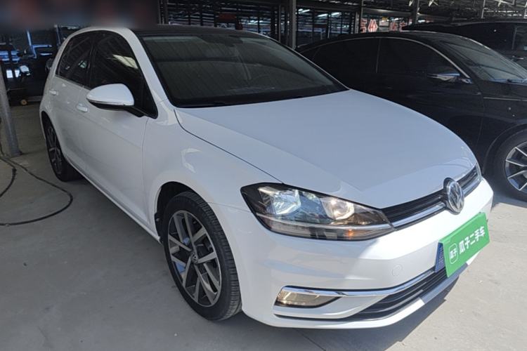 Used Volkswagen Golf 2020 280TSI DSG Comfort Version Front Right 45 Deg