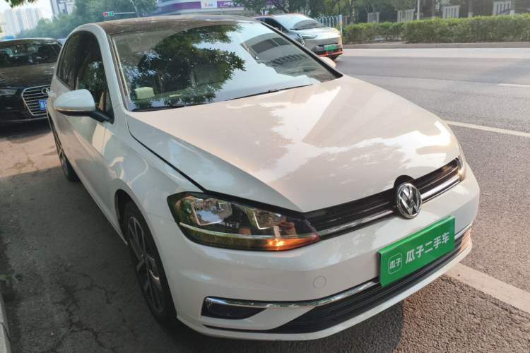 Used Volkswagen Golf 2020 Zhiai Edition 200TSI DSG Comfortable & Ambitious Version Front Right 45 Deg