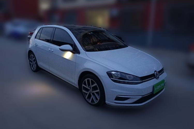 Used Volkswagen Golf 2020 280TSI DSG Comfort Version Front Right 45 Deg