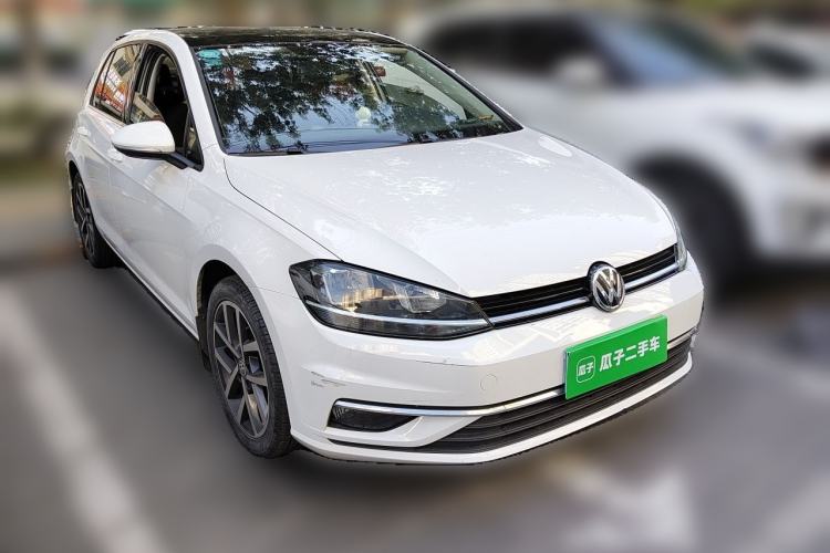 Used Volkswagen Golf 2020 200TSI DSG Comfortable and Ambitious Edition Front Right 45 Deg