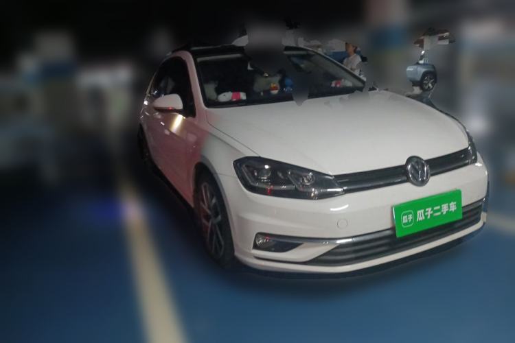 Used Volkswagen Golf 2020 280TSI DSG Luxury Edition Front Right 45 Deg