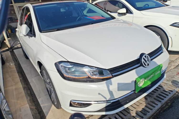 Used Volkswagen Golf 2020 Zhiai Edition 280TSI DSG Comfort Model Front Right 45 Deg