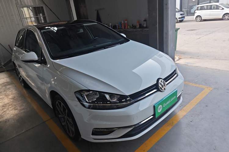 Used Volkswagen Golf 2020 280TSI DSG Comfort Version Front Right 45 Deg