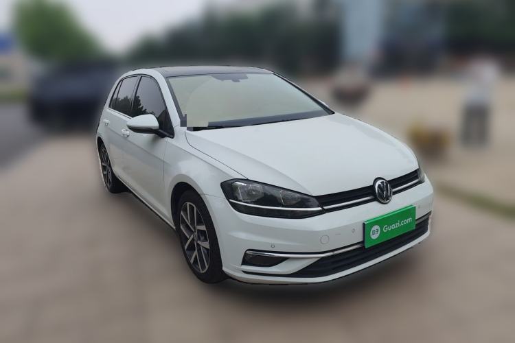 Used Volkswagen Golf 2020 Zhiai Edition 280TSI DSG Luxury Model Front Right 45 Deg