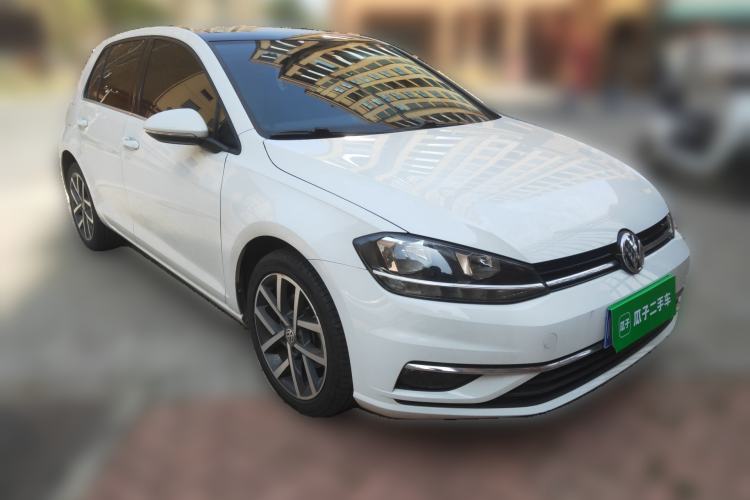 Used Volkswagen Golf 2020 Zhiai Edition 280TSI DSG Luxury Model Front Right 45 Deg