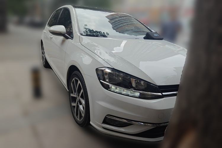 Used Volkswagen Golf 2020 Zhiai Edition 280TSI DSG Luxury Model Front Right 45 Deg