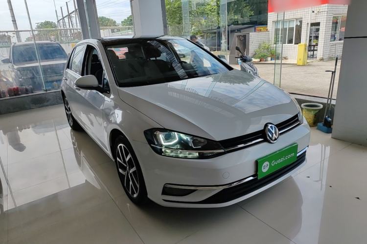 Used Volkswagen Golf 2020 Zhiai Edition 280TSI DSG Comfort Model Front Right 45 Deg