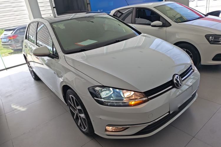 Used Volkswagen Golf 2020 280TSI DSG Comfort Version Front Right 45 Deg