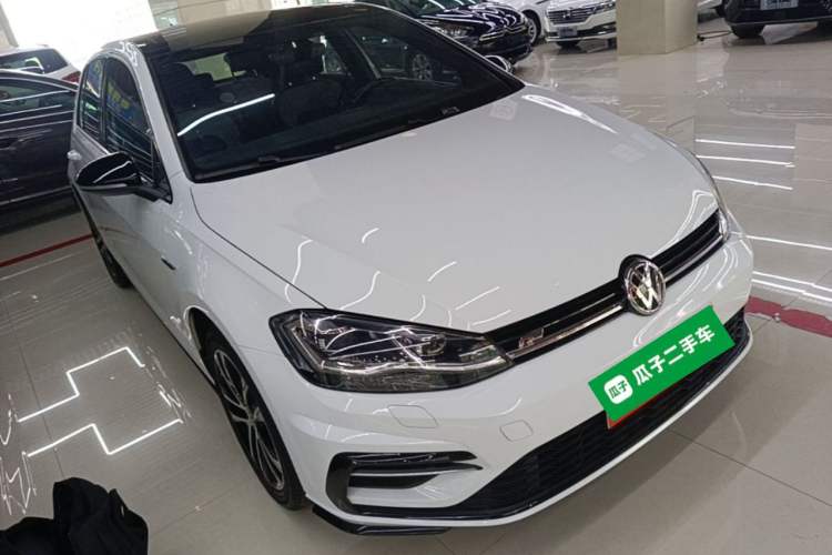 Used Volkswagen Golf 2020 Charming Edition 280TSI DSG R-Line Front Right 45 Deg