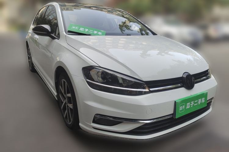 Used Volkswagen Golf 2020 200TSI DSG Comfortable and Ambitious Edition Front Right 45 Deg