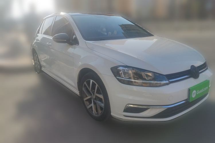 Used Volkswagen Golf 2020 280TSI DSG Luxury Edition Front Right 45 Deg