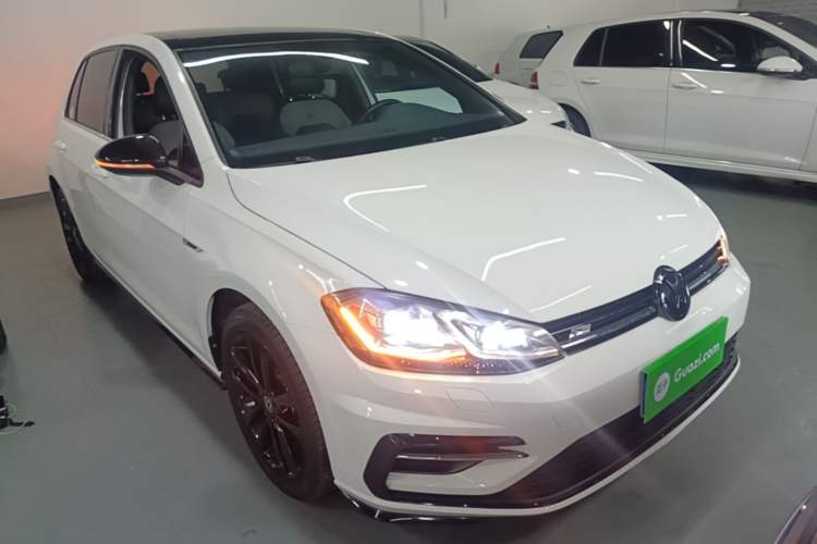 Used Volkswagen Golf 2020 Charming Edition 280TSI DSG R-Line Front Right 45 Deg