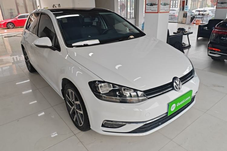 Used Volkswagen Golf 2020 280TSI DSG Comfort Version Front Right 45 Deg