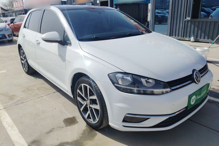 Used Volkswagen Golf 2020 280TSI DSG Comfort Version Front Right 45 Deg