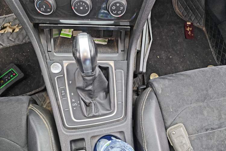 Used Volkswagen Golf 2020 280TSI DSG Luxury Edition Gear Lever