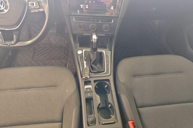 Used Volkswagen Golf 2020 Zhiai Edition 280TSI DSG Comfort Model Gear Lever