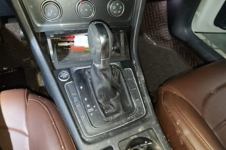 Used Volkswagen Golf 2020 Zhiai Edition 280TSI DSG Luxury Model Gear Lever