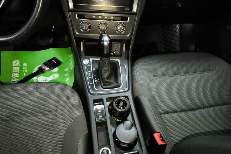 Used Volkswagen Golf 2020 Zhiai Edition 280TSI DSG Comfort Model Gear Lever