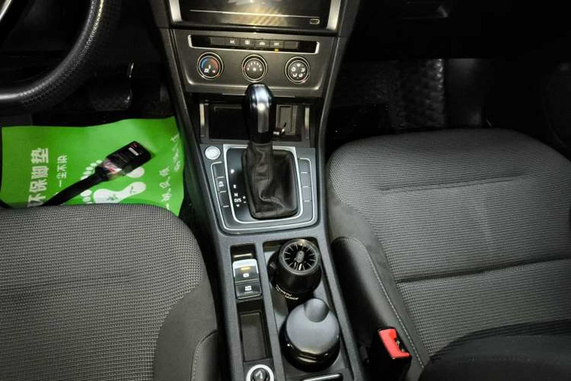 Used Volkswagen Golf 2020 Zhiai Edition 280TSI DSG Comfort Model Gear Lever