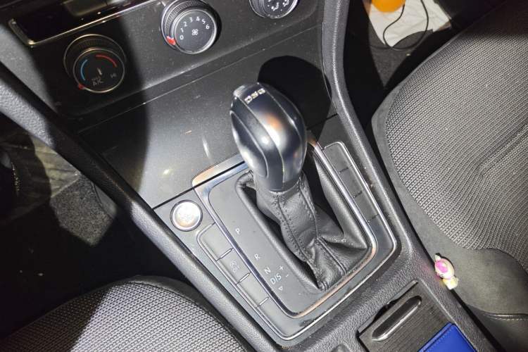 Used Volkswagen Golf 2020 Zhiai Edition 280TSI DSG Comfort Model Gear Lever