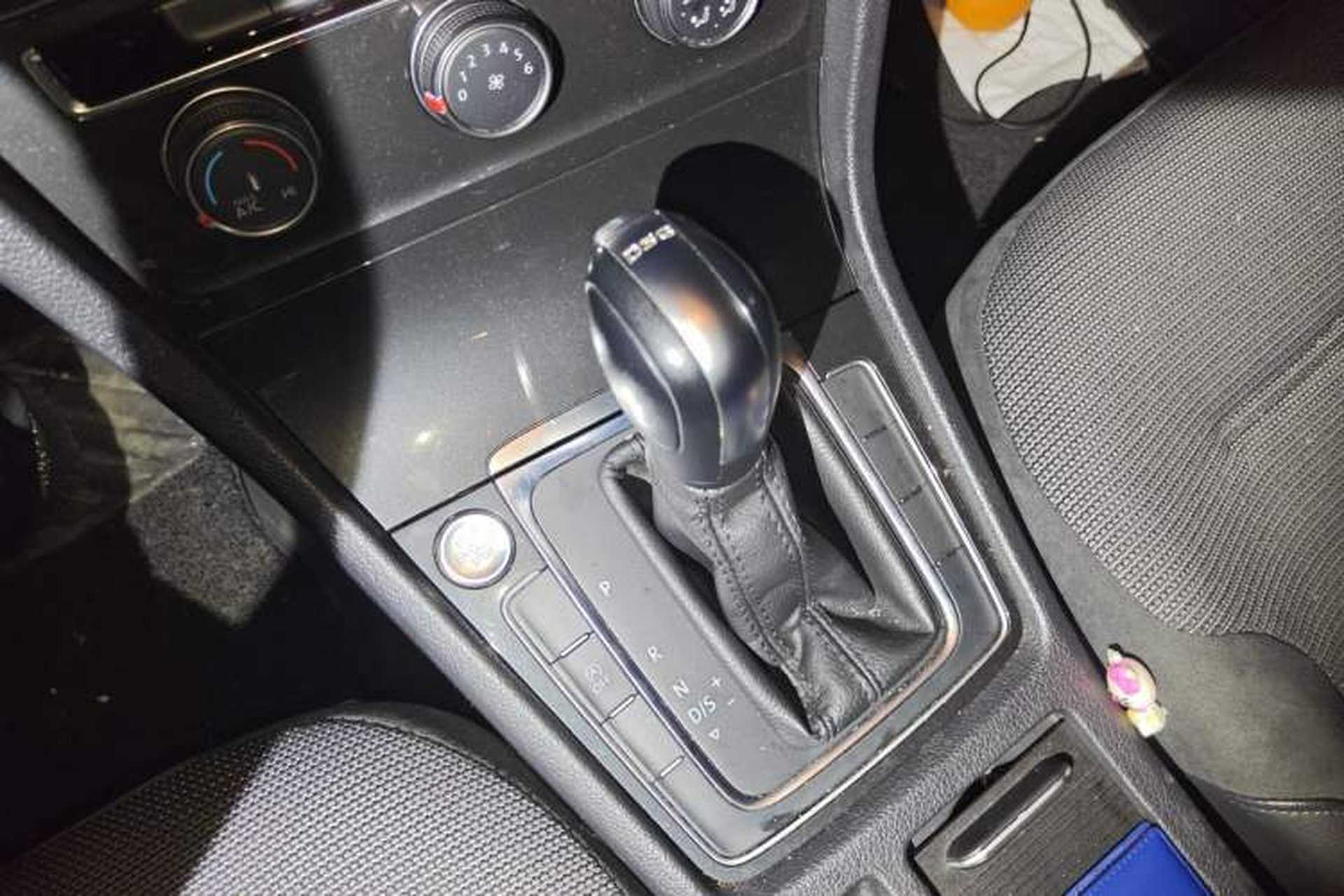 Used Volkswagen Golf 2020 Zhiai Edition 280TSI DSG Comfort Model Gear Lever