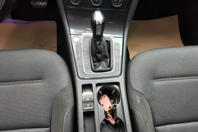 Used Volkswagen Golf 2020 Zhiai Edition 280TSI DSG Comfort Model Gear Lever