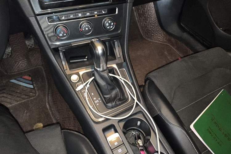 Used Volkswagen Golf 2020 Zhiai Edition 280TSI DSG Luxury Model Gear Lever