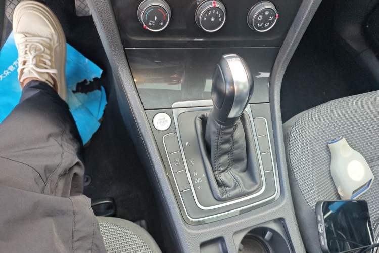 Used Volkswagen Golf 2020 Zhiai Edition 280TSI DSG Comfort Model Gear Lever