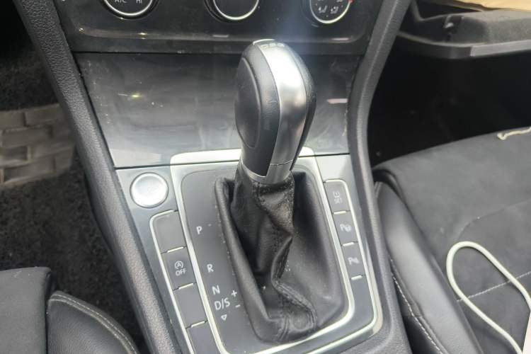 Used Volkswagen Golf 2020 Zhiai Edition 280TSI DSG Luxury Model Gear Lever