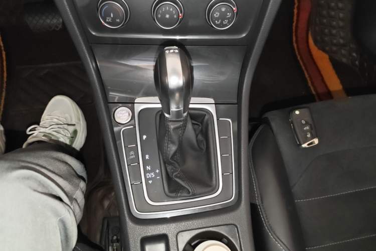 Used Volkswagen Golf 2020 Zhiai Edition 280TSI DSG Luxury Model Gear Lever