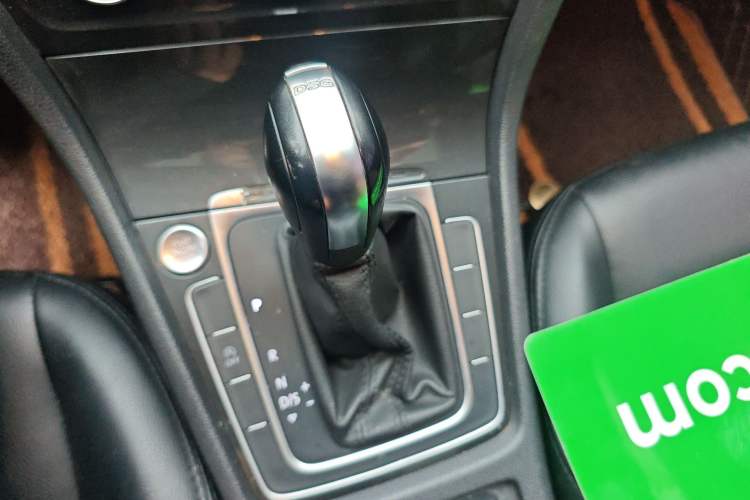 Used Volkswagen Golf 2020 Zhiai Edition 200TSI DSG Comfortable & Ambitious Version Gear Lever