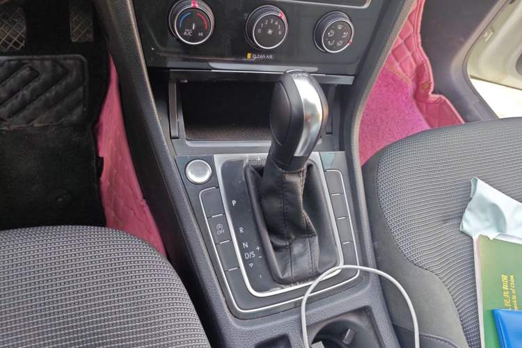 Used Volkswagen Golf 2020 Zhiai Edition 280TSI DSG Comfort Model Gear Lever