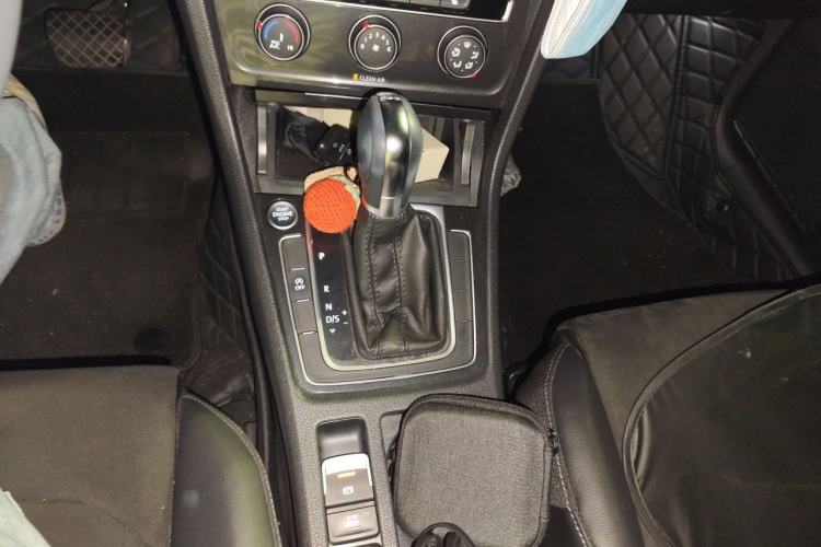 Used Volkswagen Golf 2020 Zhiai Edition 280TSI DSG Luxury Model Gear Lever