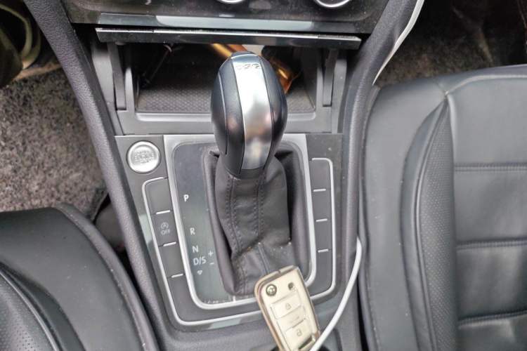 Used Volkswagen Golf 2020 Zhiai Edition 280TSI DSG Comfort Model Gear Lever