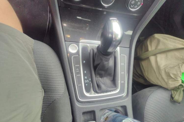 Used Volkswagen Golf 2020 Zhiai Edition 280TSI DSG Comfort Model Gear Lever