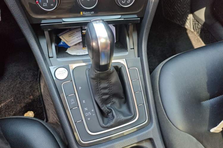 Used Volkswagen Golf 2020 Zhiai Edition 280TSI DSG Comfort Model Gear Lever