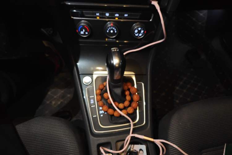 Used Volkswagen Golf 2020 Zhiai Edition 280TSI DSG Comfort Model Gear Lever