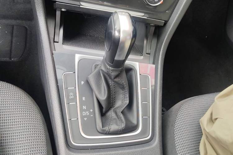 Used Volkswagen Golf 2020 280TSI DSG Comfort Version Gear Lever