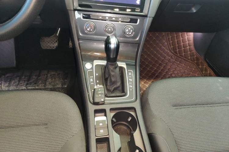 Used Volkswagen Golf 2020 Zhiai Edition 280TSI DSG Comfort Model Gear Lever