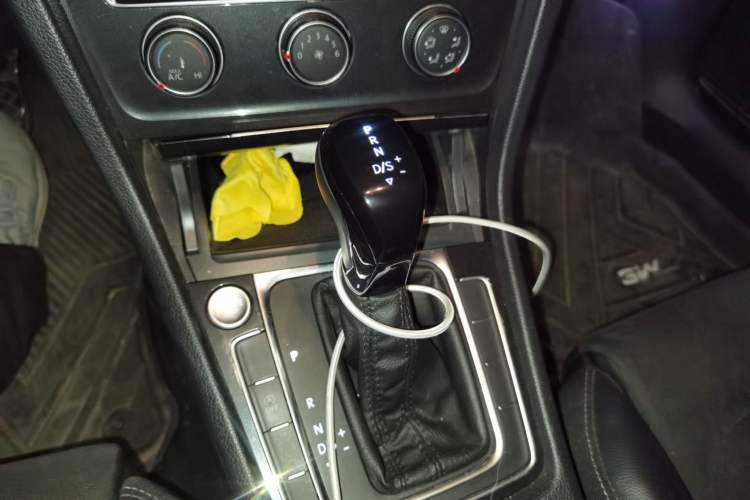 Used Volkswagen Golf 2020 Zhiai Edition 280TSI DSG Luxury Model Gear Lever