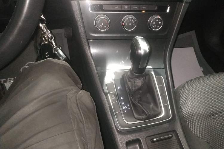 Used Volkswagen Golf 2020 280TSI DSG Comfort Version Gear Lever