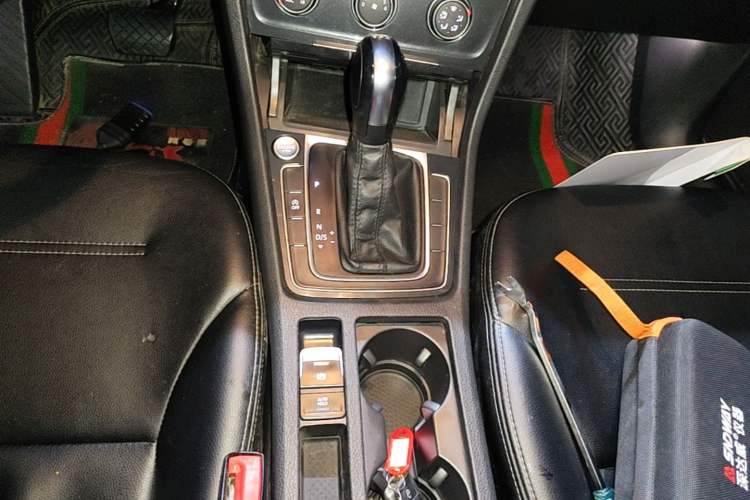 Used Volkswagen Golf 2020 Zhiai Edition 280TSI DSG Comfort Model Gear Lever