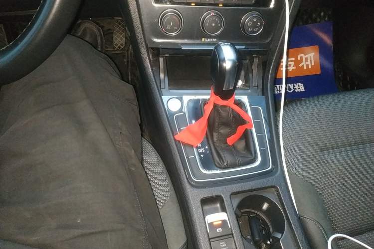 Used Volkswagen Golf 2020 Zhiai Edition 280TSI DSG Comfort Model Gear Lever