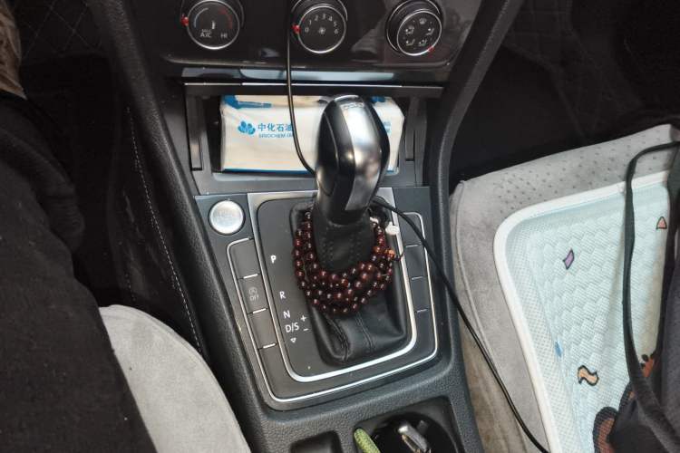 Used Volkswagen Golf 2020 Zhiai Edition 200TSI DSG Comfortable & Ambitious Version Gear Lever
